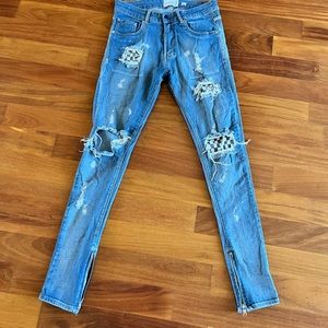 Lakenzie Distressed Jeans in Small